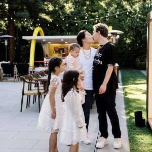 mark Zuckerberg family