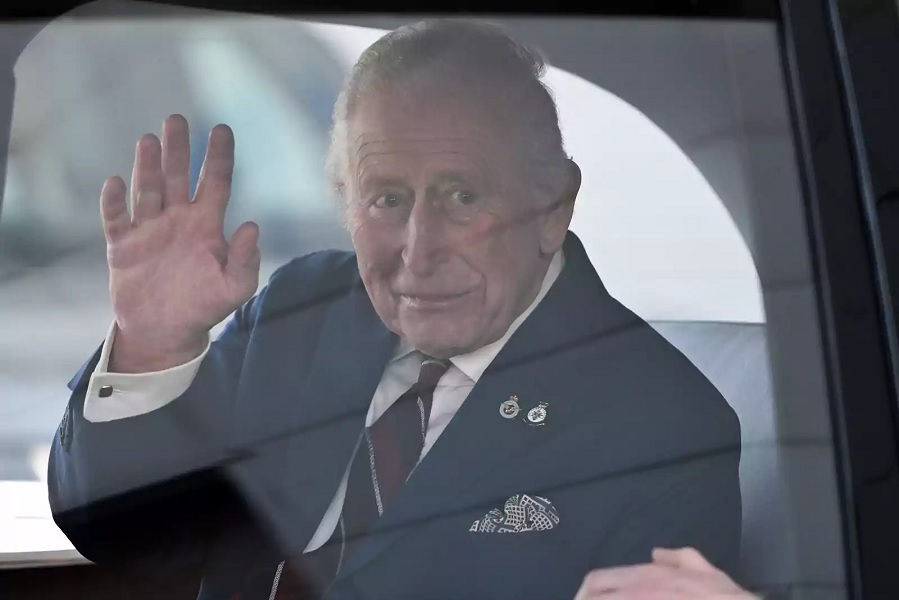king charles in car1