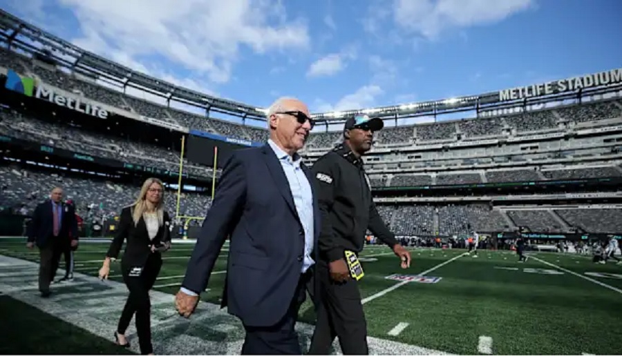 Lurie on pitch